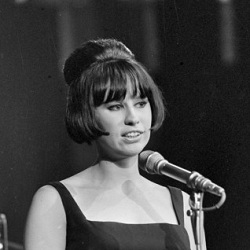 Astrud Gilberto